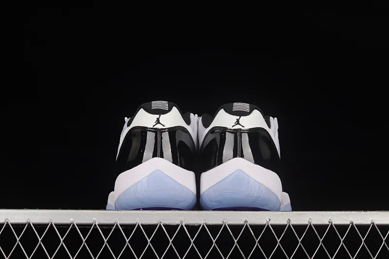 All categories Air Jordan Jordan series basketball shoes Air Jordan 11 F version Air Jordan 11 Low "Concord" AJ11 Kang buckle white black genuine carbon low-top basketball shoes 528895-153